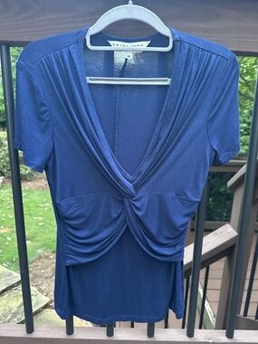 Trina Turk Navy Blue Twist Front Ruched V-Neck Top Blouse Cap Sleeve M